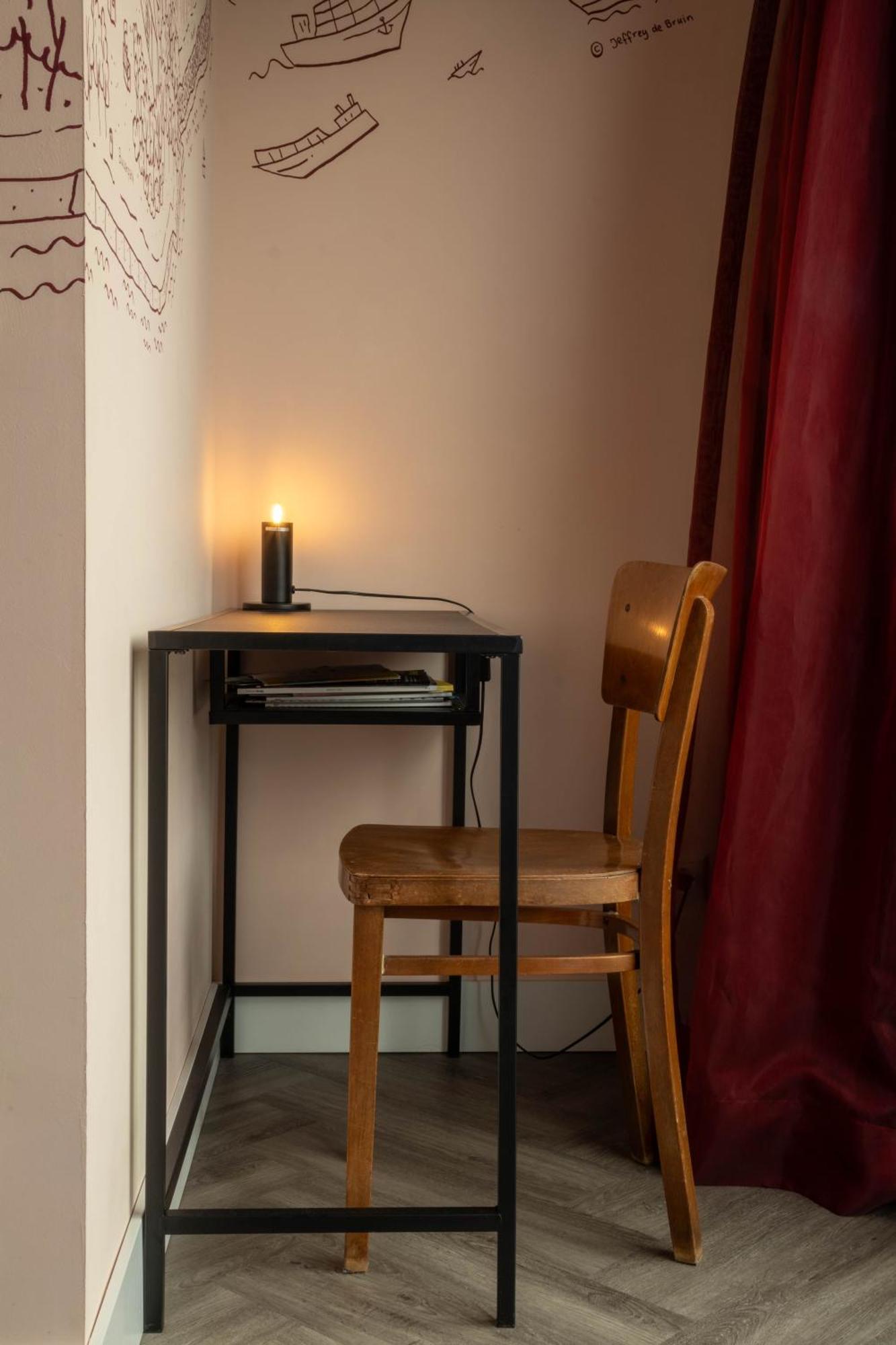 Bed, Bites & Business Hotel Ротердам Стая снимка